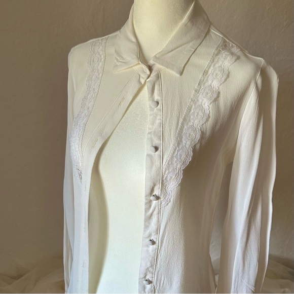 OG Reformation! White Lace Buttoned Blouse, XS - Picture 12 of 15